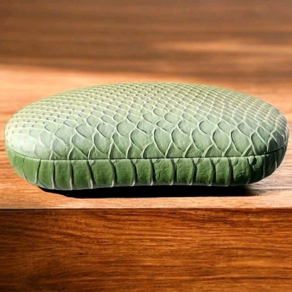 Corrine McCormack Green Faux Snakeskin Clamshell Eyeglasses Sunglasses Case